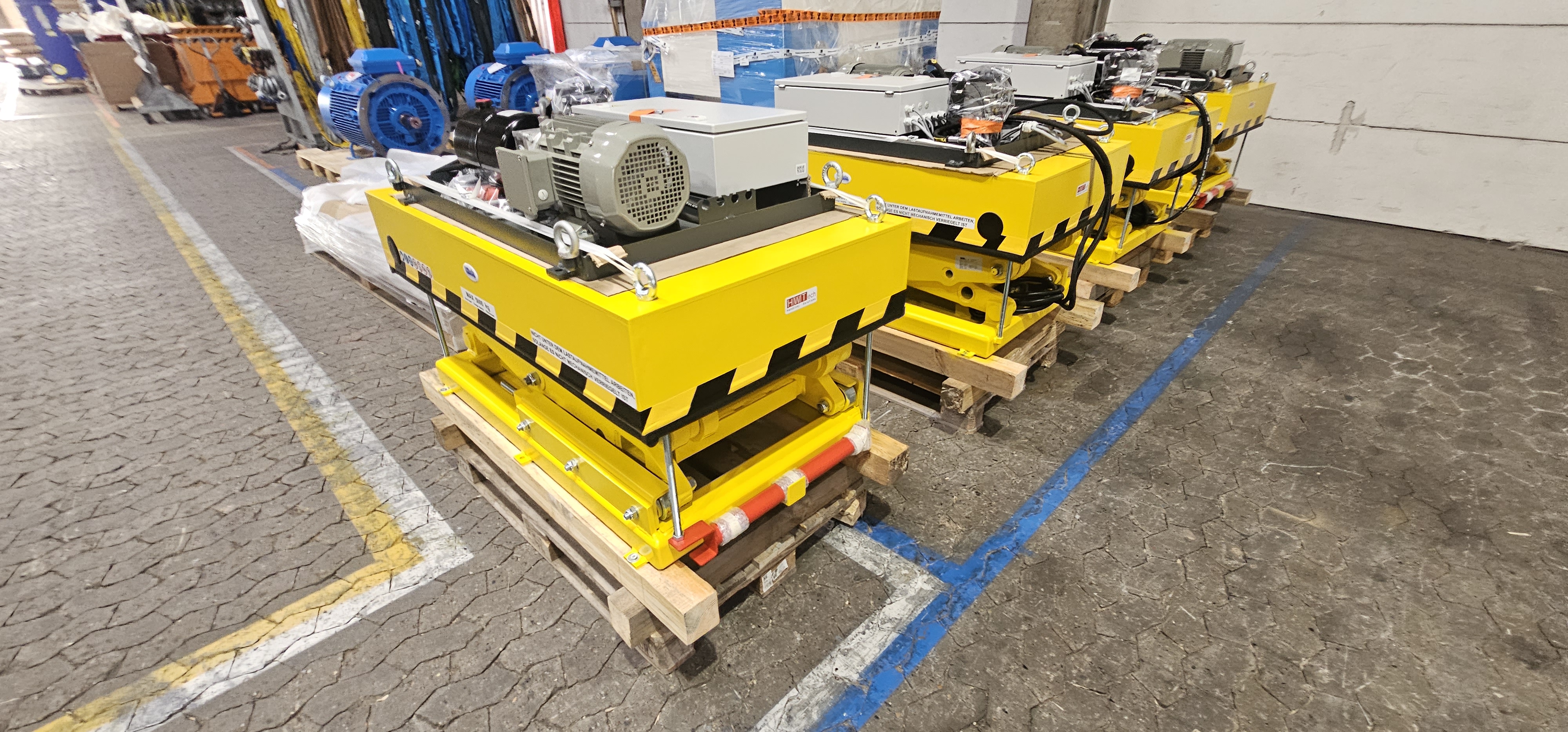 Montage-Hubtische für die Smart-Grid Produktion