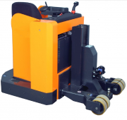 Quersitz-Schlepper mit Aushubvorrichtung mit Kugelkopf / Zugmaul