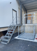 Verladehubtisch an der Warenannahme